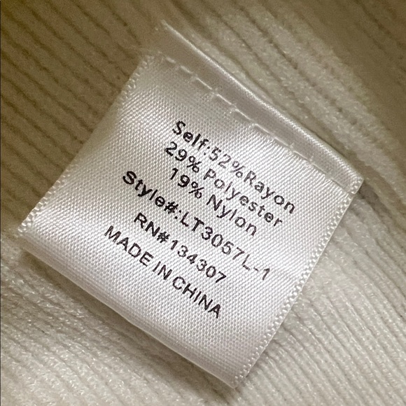🐑🦙🐏NWT Line & Dot Women's White Sweater - Picture 13 of 13